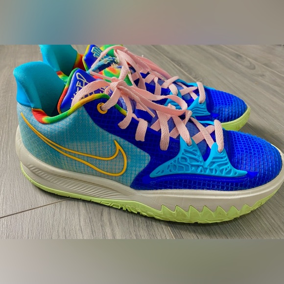 2021 Sue Bird x Kyrie Low 4 EP 'Dynasty' - Picture 4 of 5